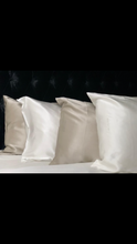 Load image into Gallery viewer, Deliciae Sleep silk pillowcase